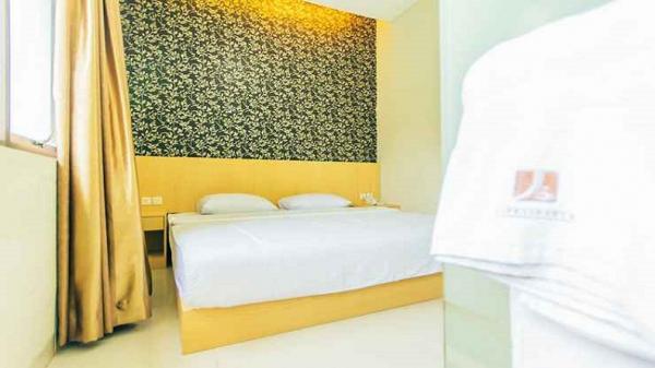 J RESIDENCE GUEST HOUSE Fasilitas kamar yang nyaman ditawarkan J Residence Guest House, satu dari 5 staycation murah di Bandung. (FOTO: ISTIMEWA)