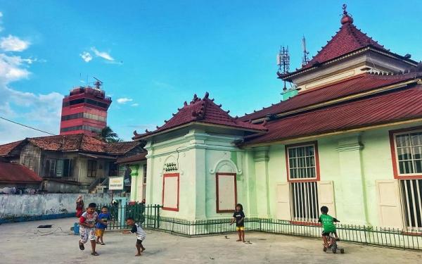 Lawang Kidul Masjid lawang kidul merupakan salah satu tempat ibadah di Palembang bersejarah. (Foto: halopalembang)
