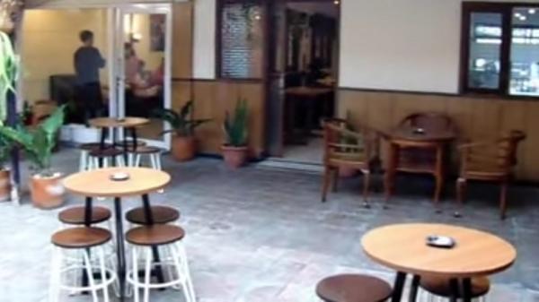 LORONG TEMU Salah bagian indoor di Lorong Temu Coffee and Eatery. (FOTO: ISTIMEWA)