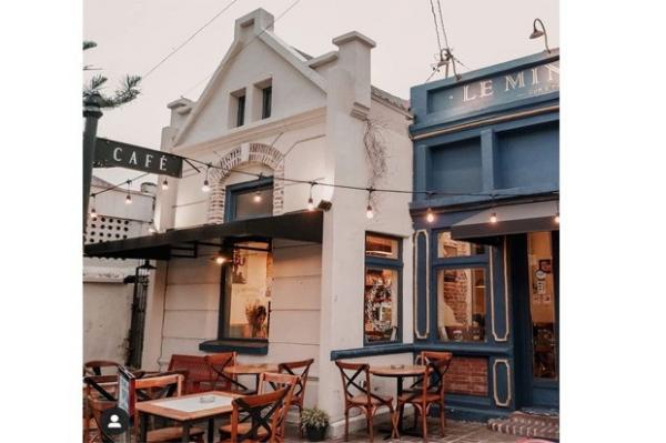 Cafe Lemindoni 1 Lemindoni, cafe kopi ini cocok buat kamu yang suka ngopi dengan suasana Eropa. (Foto: Instagram @le.mindoni)