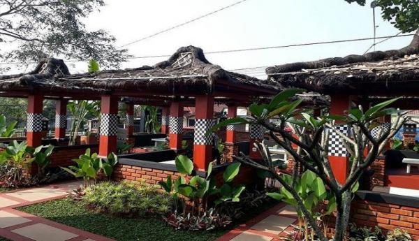 Menikmati suasana makan seperti di Bali, pilihannya ke tempat makan di Cianjur Jawa Barat, yakni Jimbaran Seafood. (Foto: Instagram/@jimbaranseafoodcjr)