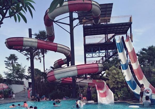 Balong Waterpark Balong Waterpark menjadi salah satu kolam renang terdekat di Bantul Yogyakarta yang cocok untuk renang keluarga. (Foto/FB Balong Waterpark)