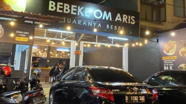 BEBEKE OM ARIS Bebeke Om Aris memiliki beberapa cabang. Selain di Jalan Cisangkuy, warung dengan menu bebek ini juga ada di Jalan Riau dan Antapani. (FOTO: ISTIMEWA)
