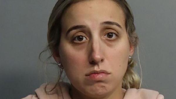 Brittany Lopez-Murray (31) dipecat setelah dilaporkan berhubungan dengan siswa laki-laki 14 tahun. (Foto: Daily Star)