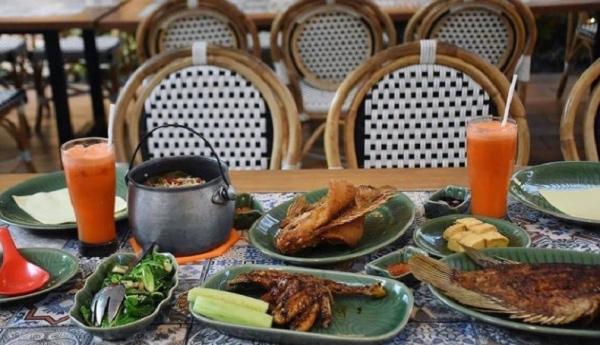 Salah satu tempat makan di Cianjur Jawa Barat yang melegenda adalah Ikan Bakar Cianjur. (Instagram/@ikanbakarcianjur)