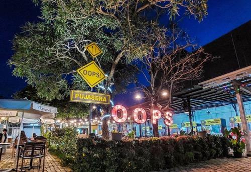 Oops Pujasera Oops Pujasera tempat makan favorit keluarga di Lampung. (Foto: IG)