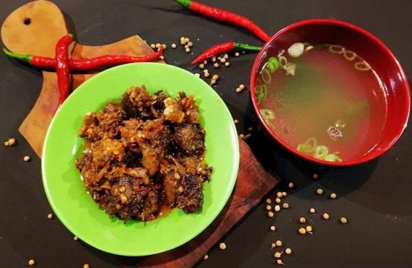 Oseng Mercon Bu Narti Oseng-oseng Mercon Bu Narti menjado satu dari tempat makan di Yogyakarta yang harus dicoba. (foto: FB/Oseng-oseng mercon Bu Narti)