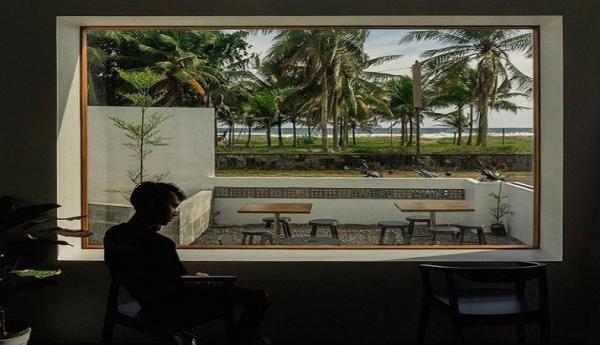  Suasana di tempat ngopi ini bernuansa santai dan didesain pula sebagai tempat berswafoto. (Foto: Instagram/@overtime.ot)