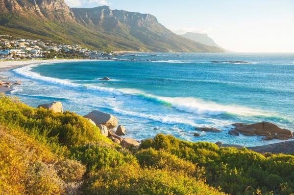 Cape Town adalah salah satu tempat wisata terbaik untuk bepergian di bulan Oktober, karena menjadi puncak musim semi di belahan bumi selatan. 