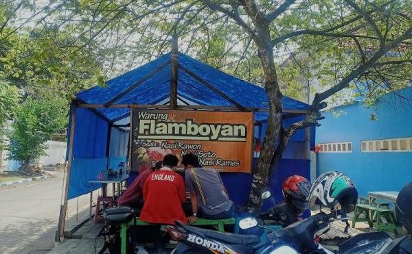 flamboyan Warung Flamboyan (Foto: Okezone/Avirista Midaada)