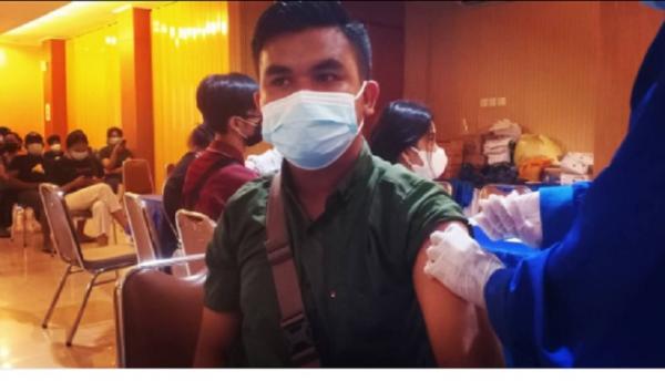 Vaksinasi Covid-19 di RSU Surya Husada Denpasar. (Foto: Instagram @elviss5umka)