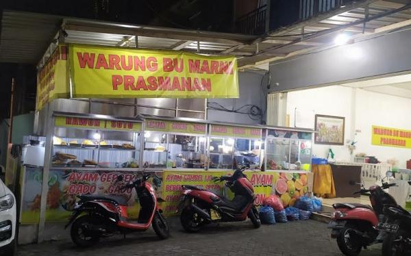 warung marni Warung prasmanan ini menjadi favorit mahasiswa. Sebab, selain enak harganya juga murah. (Foto: Okezone/Avirista Midaada).