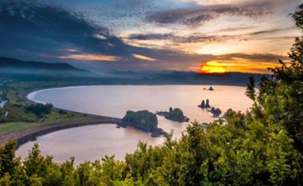 Teluk Love Foto: Instagram/db.photografis