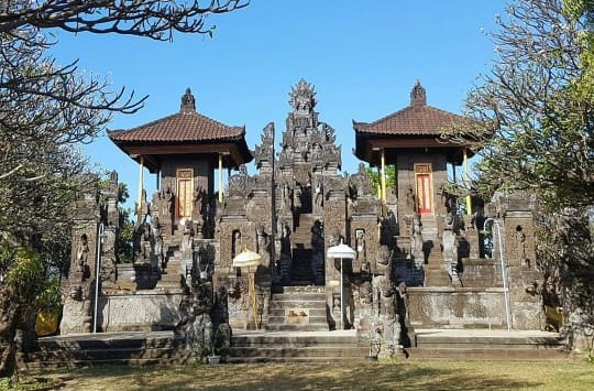 wisata bali Pura Maduwe Karang, salah satu wisata di Buleleng Bali yang Instagramable. Foto: IG Aramaliaz