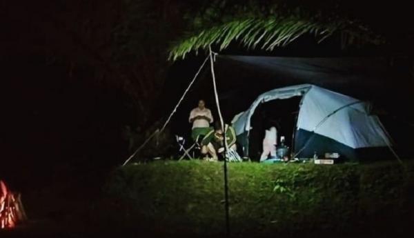 Highland Camp Puncak Highland Camp Puncak memberikan sensasi yang tak terlupakan yakni berkemah di atas Puncak Megamendung (Foto: Instagram/@highlandcamp_puncakbogor)
