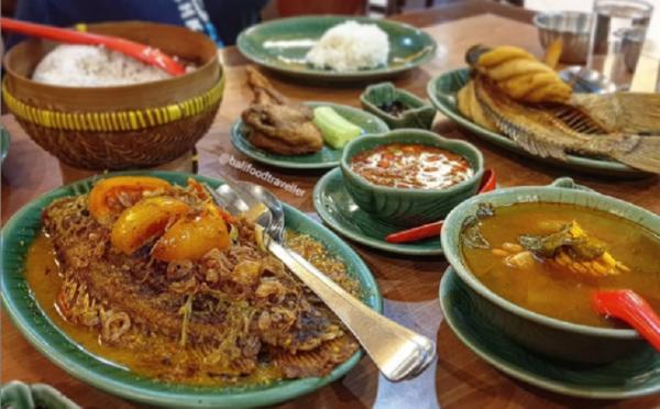 Ikan Bakar Cianjur Renon Ikan Bakar Cianjur Renon, Denpasar, Bali (Foto: @balifoodtraveler)