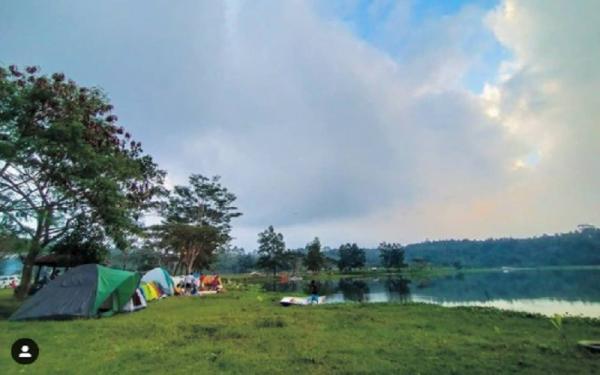 Tempat camping di NTB, Gunung Jae (Foto: Instagram/Desa Wisata Sedau)