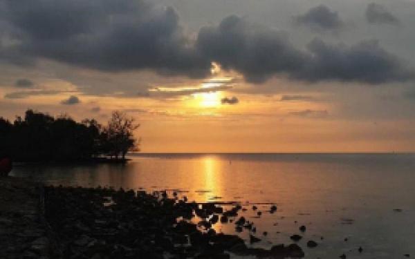 Tempat wisata di Kotabaru Kalimantan Selatan, Pantai Tanjung Ketapang (Foto: Instagram/Derekneo0316) Tempat wisata di Kotabaru Kalimantan Selatan, Pantai Tanjung Ketapang (Foto: Instagram/Derekneo0316)