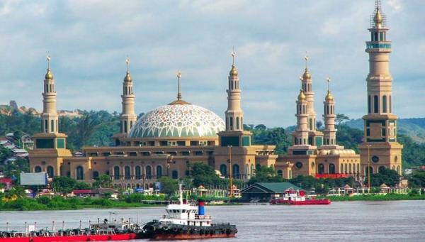Masjid Islamic Center Samarinda Kaltim Masjid Islamic Center Samarinda, Tempat Ibadah di Samarinda Kalimantan Timur. (Foto: Instagram fisa_des87)