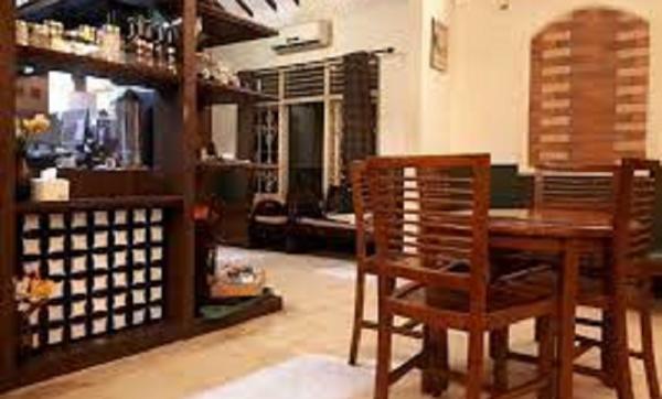 oost Oost Coffee, Tempat nongkrong di Surabaya yang estetik. (tripadvisor).