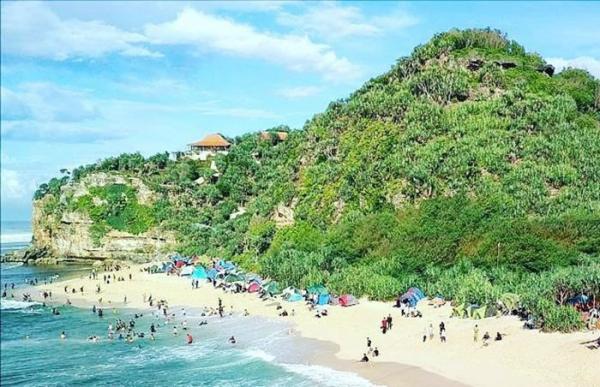 Pantai Sanglen Jogja Suasana Pantai Sanglen di Gunungkidul. (Foto : Instagram)