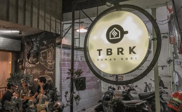TBRK Tepi Barat Rumah Kopi (TBRK) bisa menjadi pilihan anak muda untuk nongkrong asyik. (nindarahadi).