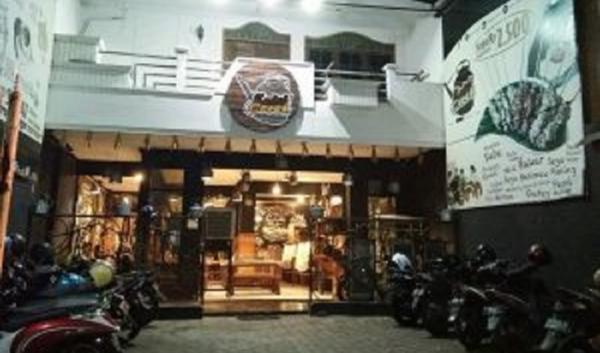 tempat nongkrong surabaya Kedai Ceret Surabaya, salah satu tempar favorit anak muda untuk nongkrong. (anakkota).