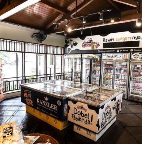 Tempat Makan di Megamendung, Cimory Riverside (Foto: Instagram/Cimory Riverside) Tempat Makan di Megamendung, Cimory Riverside (Foto: Instagram/Cimory Riverside)