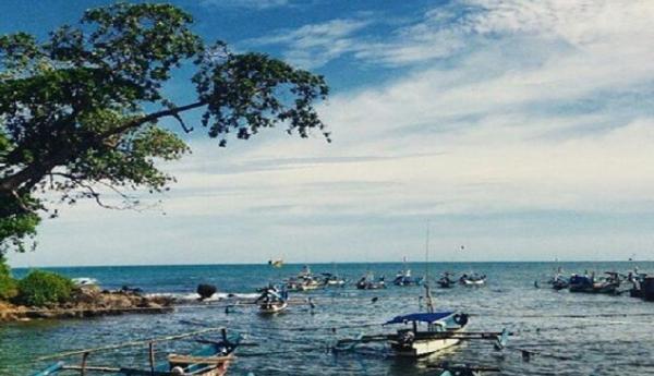 Pantai Jayanti Pesona Pantai Jayanti sangat luar biasa yang berada di selatan Cianjur. Pantaiini sangat esotis dan cocok untuk tujuan liburan anda. (Foto: Instagram/@wisata_pantai_jayanti)