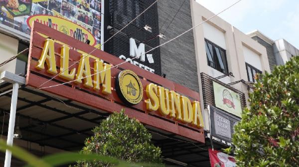 ALAM SUNDA CIANJUR Rumah makan Alam Sunda, satu dari beberapa tempat bersantap legendaris di Cianjur. (Foto/alamsunda.inspera.co.id)