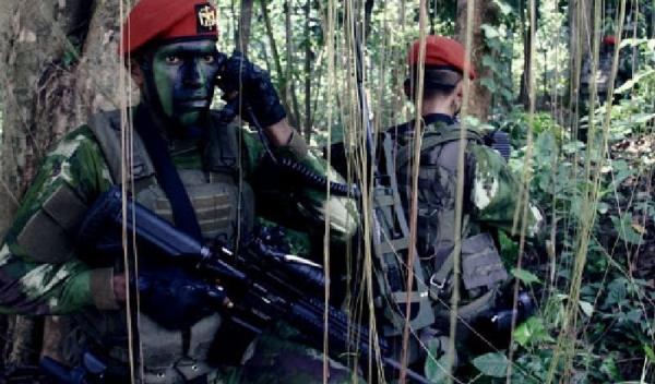 Kopassus Pasukan Kopassus memburu Mbah Suyo, dukun sakti yang melindungi PKI. (ilustrasi).