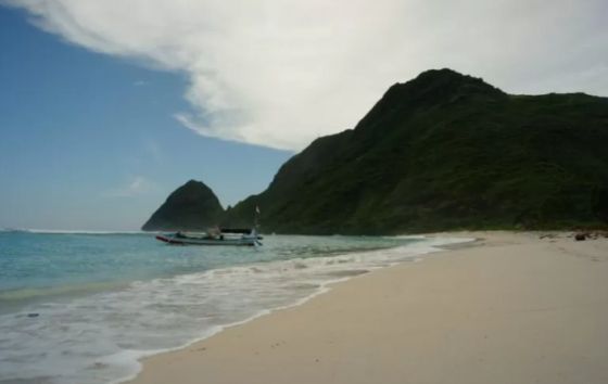 pantai tropical (Foto: Antara)
