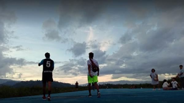 Tempat Jogging di Manado Sulawesi Utara Tempat Jogging di Manado Sulawesi Utara salah satunya Lapangan Karpet Biru. (Foto: ist)