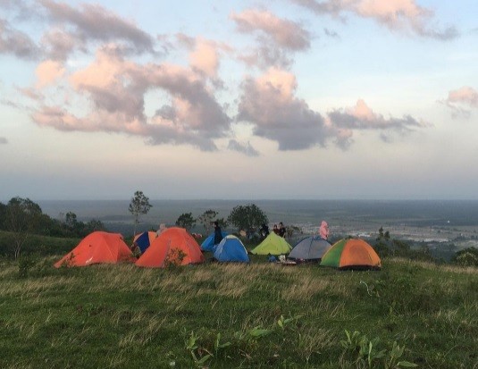 Tempat camping di Tanah Laut Kalimantan Selatan, Bukit Gelatik (Foto: Instagram/Muthiah Ar) Tempat camping di Tanah Laut Kalimantan Selatan, Bukit Gelatik (Foto: Instagram/Muthiah Ar)
