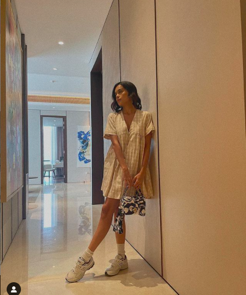 Artis cantik menjalin hubungan asmara dengan pria yang jauh lebih muda. (Foto: Instagram)
