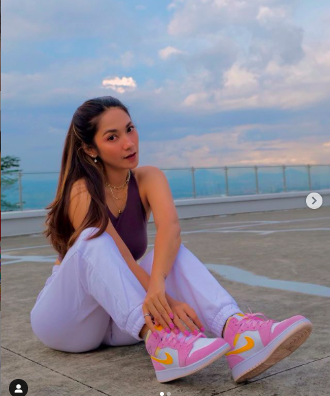 Artis cantik menjalin hubungan asmara dengan pria yang jauh lebih muda. (Foto: Instagram)