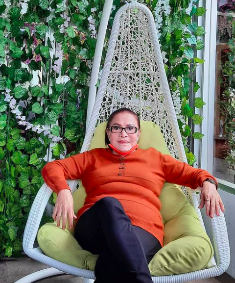 Pelawak perempuan Tanah Air dikenal fenomenal dengani kisah asmara yang tak biasa.&nbsp;(foto: Instagram)