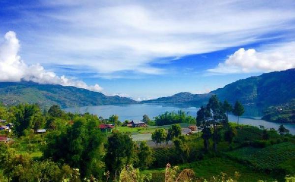 5 tempat camping di Padang Sumatra Barat, salah satunya Danau Kembar. (Foto: Instagram @nifeby)