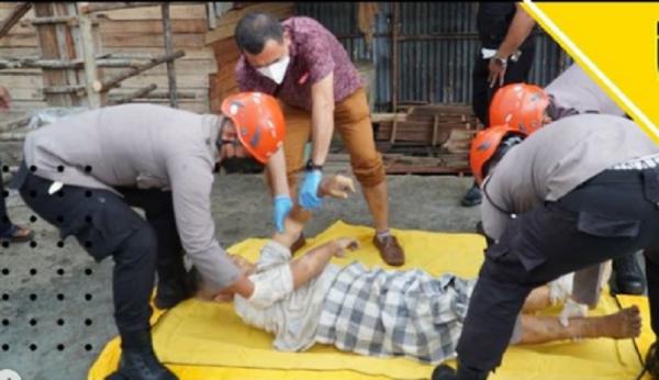 Penemuan mayat di proyek ruko Jalan Tangjungpura, Gang Martapura, Pontianak, Selasa (19/10/2021) siang. (Foto: Polresta Pontianak)