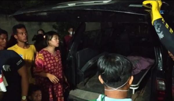 Jenazah pengantin baru Jenazah Ella Andini, pengantin baru yang ditemukan tewas di kamarnya, Rabu (20/10/2021). (Foto: iNews/Wiwin Suseno)