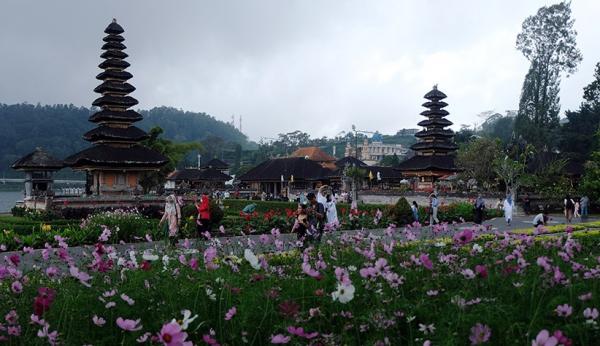 21 Ant Pariwisata Bali 1 Pengelola objek wisata Bali diminta tetap mematuhi protokol kesehatan. (Antara)