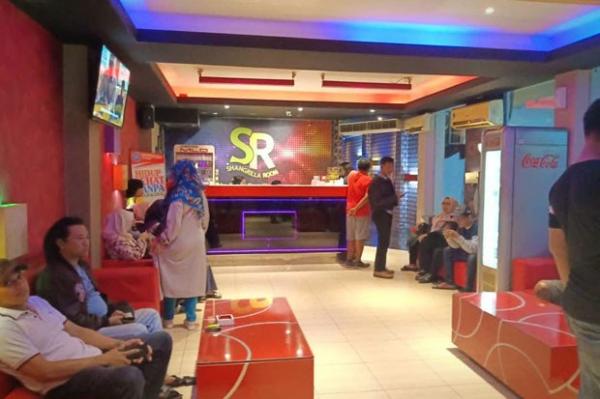 Shangrilla Room Family Karaoke Shangrilla Room Family Karaoke nyaman dikunjungi bersama keluarga. (Foto : shangrillakaroke)