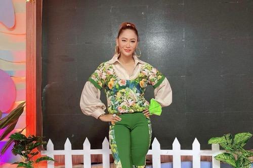 Artis memiliki jet pribadi, Inul Daratista.