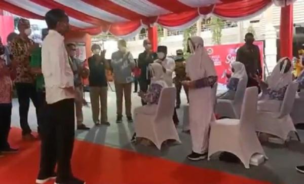 Sepeda Jokowi 2 Cinta saat membaca puisi Negeriku Melawan Corona di depan Presiden Joko Widodo. (Foto: iNews/Usman Coddang)