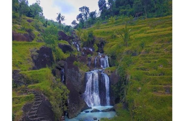 Air Terjun Kandang Gunungkidul Air Terjun Kedung Kandang berada di Butak, Nglanggeran, Patuk, Gunungkidul. (Foto : @jogjaseni)