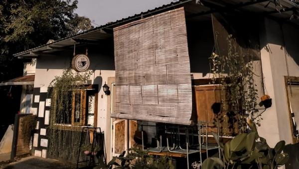 Kedai DPR Coffee tempat nongkrong di Gebog Kudus Tempat nongkrong di Gebog Kudus, Kedai DPR Coffee (Foto: Instagram @kedaicoffee_dpr)