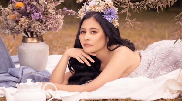 29 Prilly Prilly Latuconsina, artis cantik berdarah Ambon. (Foto : IG)