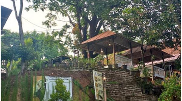 Coffeetuk Kajar Kudus Coffeetuk Kajar, tempat nongkrong di Dawe Kudus.