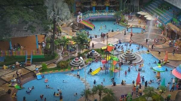 Kolam renang terdekat di Malang Jawa Timur salah satunya Sengkaling Water Park&nbsp;. (foto: ist)