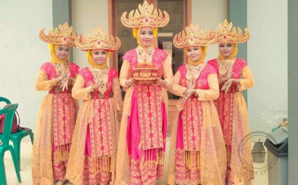 Tari Sembah Pengunten 6 tarian adat di Lampung, salah satunya Tari Sembah Pengunten. (Foto: Dok Pribadi)